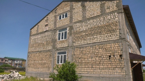 Мэр Дербента Хизри Абакаров осмотрел незавершённое здание лаборатории при Центральной городской больнице