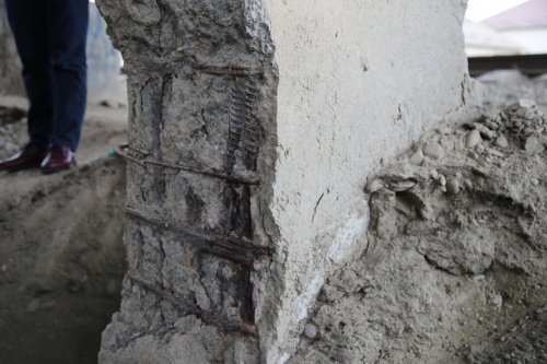 Хизри Абакаров осмотрел конструкцию автомобильного моста, расположенного по улице Агасиева