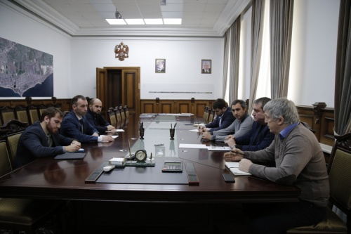 Хизри Абакаров: "Мы проверим законность регистрации права собственности на земельные участки"