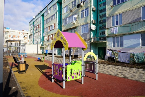 Рустамбек Пирмагомедов выехал на придомовую территорию домов Оскара, 28 и 28 «а»