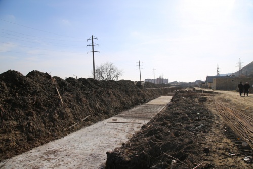 Мэр Дербента Хизри Абакаров проинспектировал ход реконструкции Самур-Дербентского канала