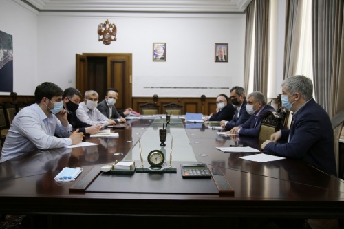 Хизри Абакаров провел заседание Оперативного штаба по недопущению распространения коронавирусной инфекции