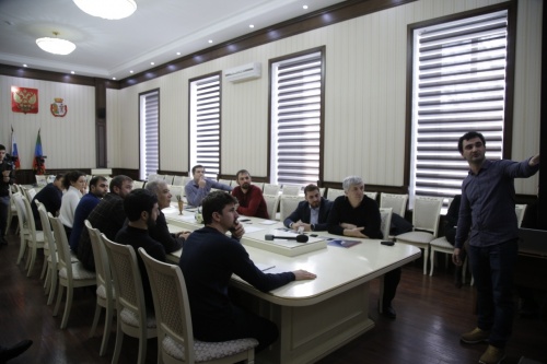 Хизри Абакаров рассмотрел концептуальные предложения по реставрации старинных бань