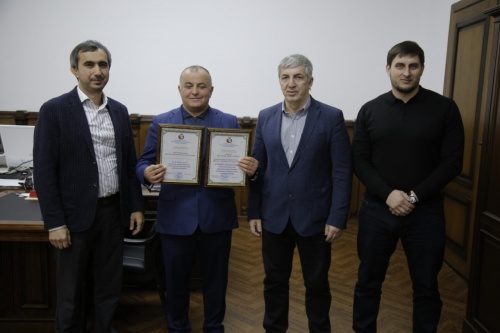 Хизри Абакаров встретился с руководителем фонда капитального ремонта многоквартирных домов Республики Дагестан Магомедом Алиевым