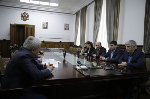 Хизри Абакаров встретился с руководителем ФГБУ «Минмелиоводхоз» РД Залкипом Курбановым