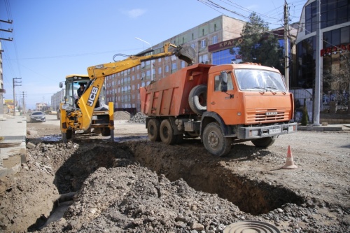 Хизри Абакаров проинспектировал ход реконструкции улицы Генерала Сеидова
