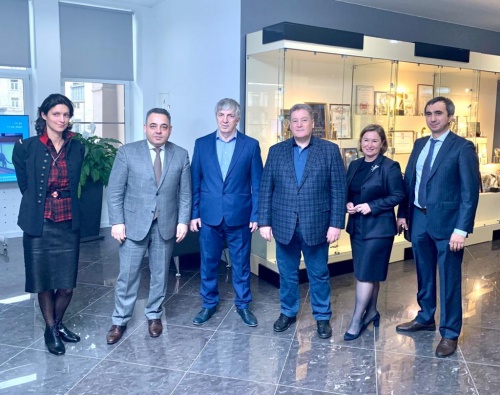 В Дербенте могут появиться инновационные скамейки, фонари с функцией подзарядки телефона и точками доступа Wi-Fi