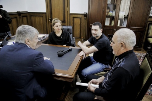 Хизри Абакаров дал разъяснения по поводу задолженности по заработной плате сотрудникам ООО "Водник"